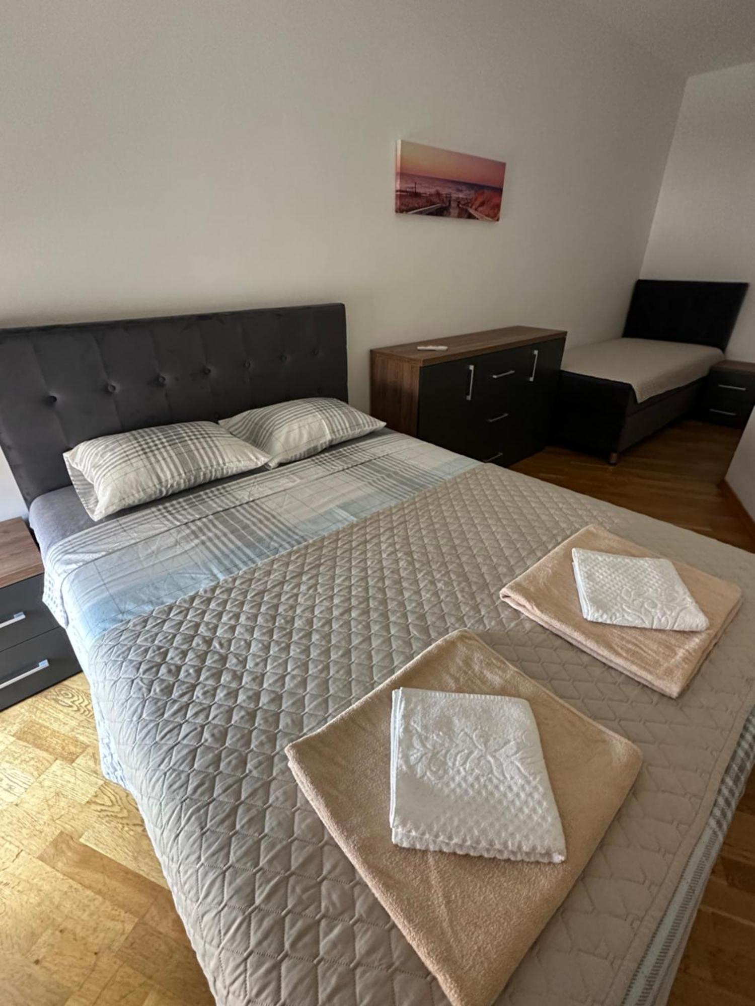 Apartmani Jedro Rafailovici Exterior photo