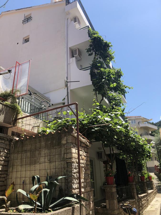 Apartmani Jedro Rafailovici Exterior photo